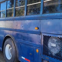 Thomas Saf-t-liner Hdx CNG School Bus