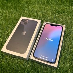 Apple iPhone 13