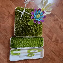 BOON Baby Bottle Drying Rack and Cleaner Set (almost BRAND NEW)