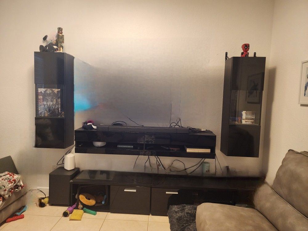 Living Room Setup/Storage/ Center Table