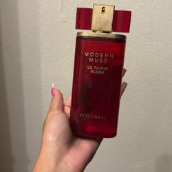 Modern Muse Le Rouge Gloss Estée Lauder 