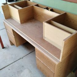 Large Executive Desk With Hutch