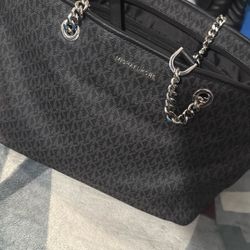 Michael Kors Large Bag In Black