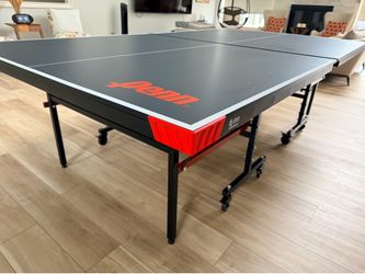 Table tennis table, like new