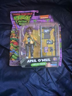 TMNT Mutant Mayhem April O'Neil Action Figure
