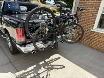 Four bike trailer hitch hauler