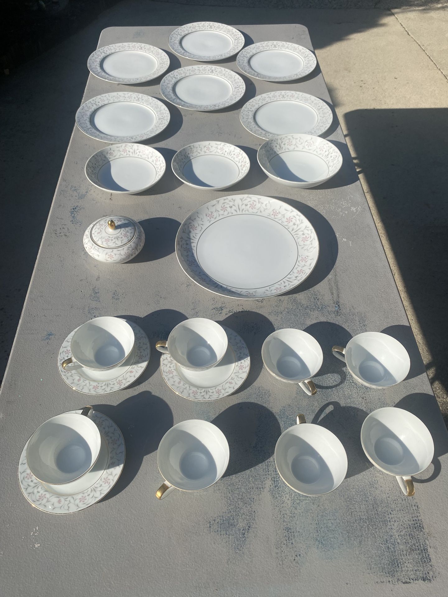22 Assorted Pieces of Mikasa Brookmere 8210