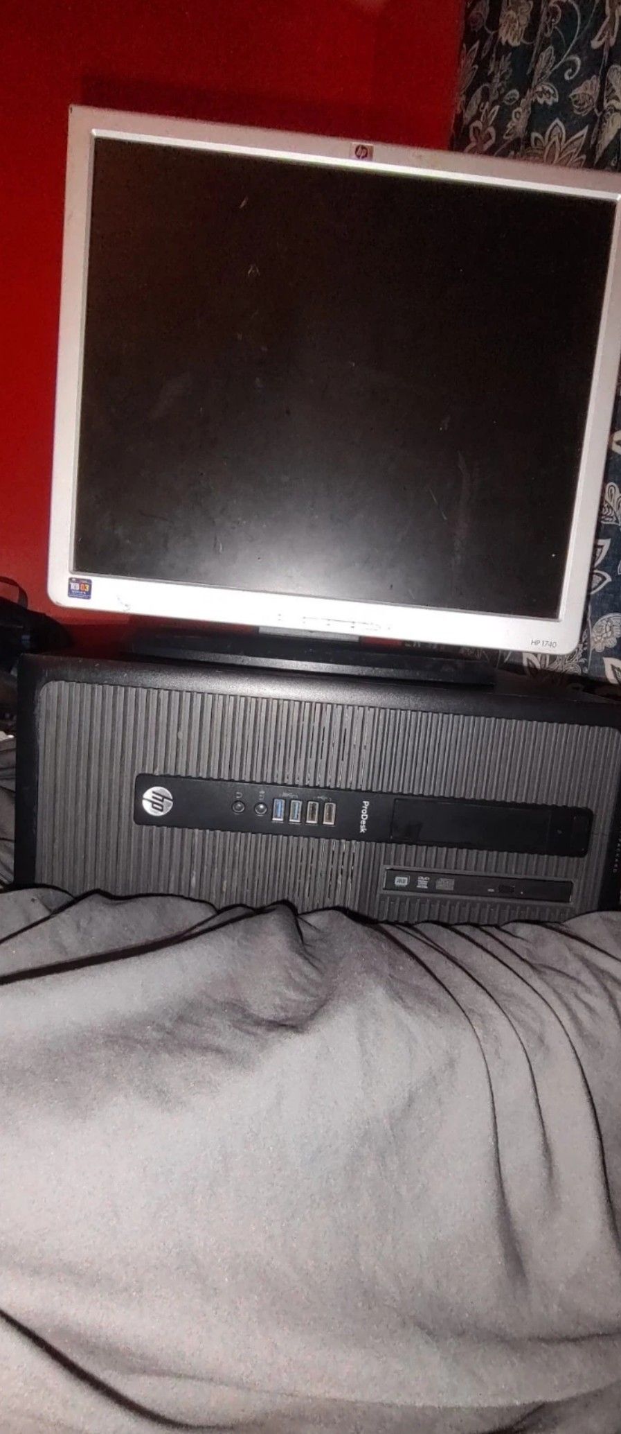 HP Prodesk 600 G1 TWR And HP 1740 Monitor *NO CABLES & FOR PARTS*