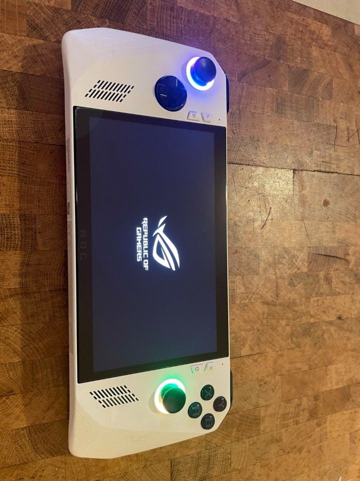 ROG Ally Z1 Extreme with 2TB ssd upgrade TRADING FOR STEAM OLED