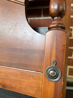 Bed frame antique. No rails included