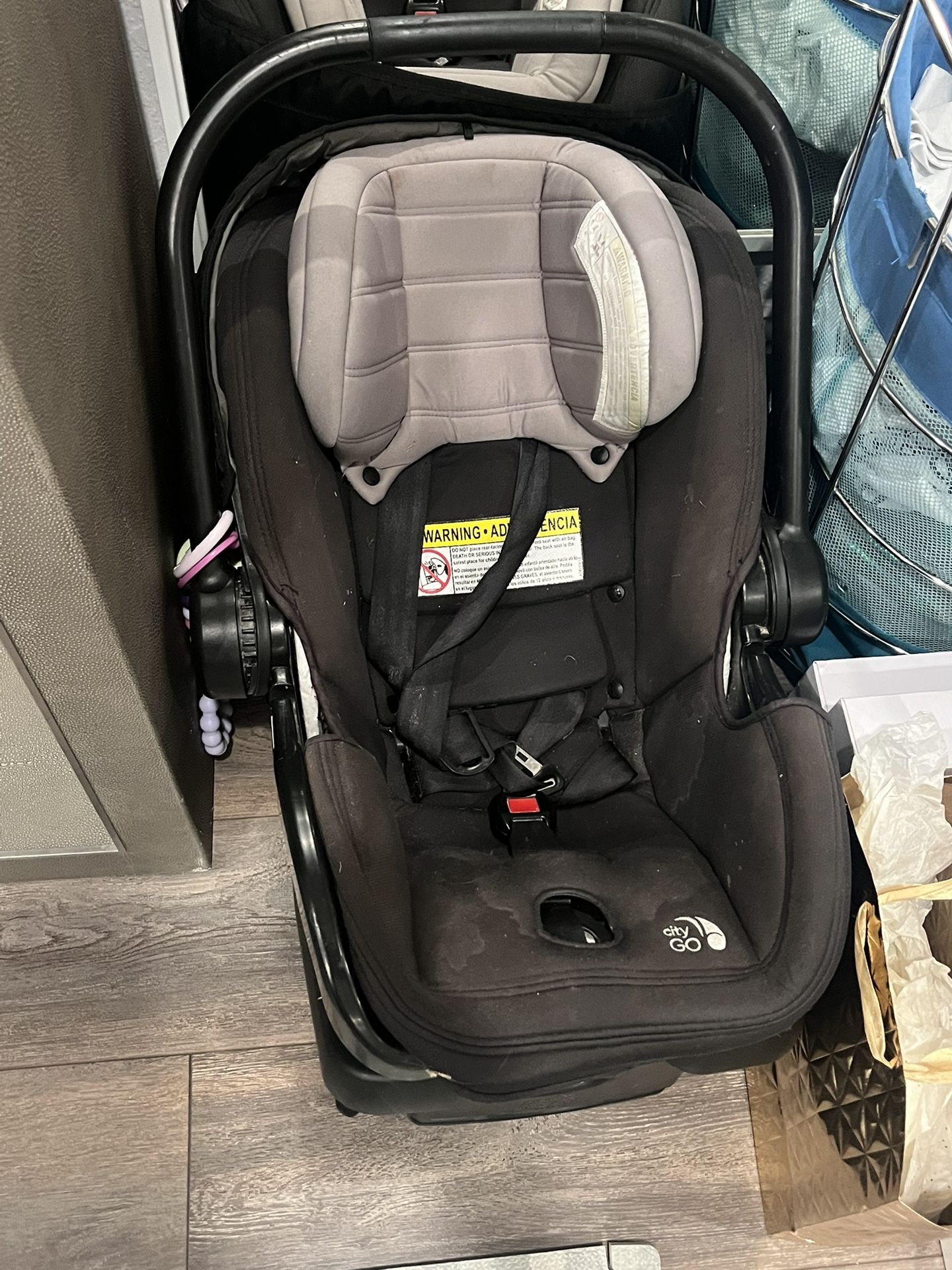 City Select Infant Car Seat With 2 Bases