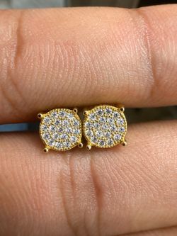 💎 Gold Clustered VVS Moissanite Stud Earrings