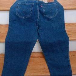 High-waisted Taper Levi Jeans