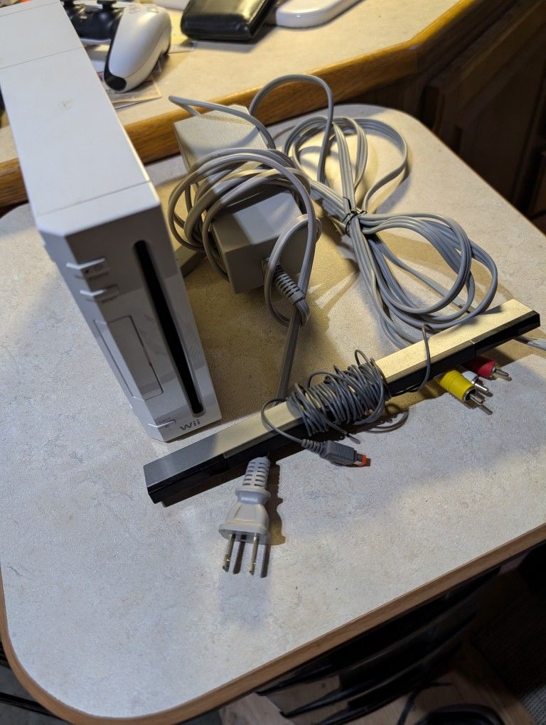 Nintendo Wii - No Controllers/Games