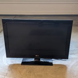 32" LG TV