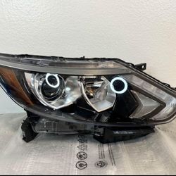 2017 - 2019 NISSAN ROGUE SPORT RH HEADLIGHT