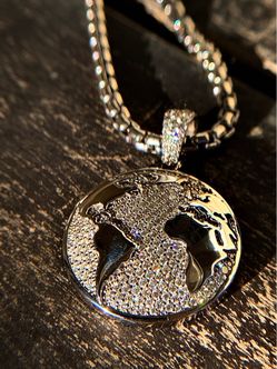 Icebox globe pendant