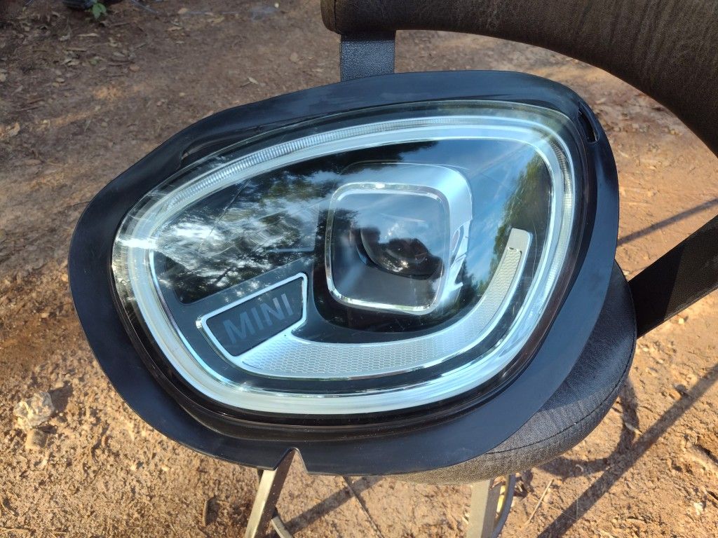 Left Hand Headlight For 2021 To 2023 Mini Cooper Countryman Original OEM Part