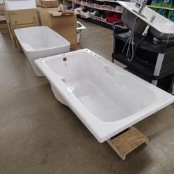 Deep Maxx Bathtub