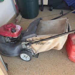 Honda Gas Power Lawnmower.