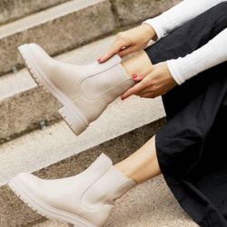 GBGUESS Lug-Sole Chelsea Boots