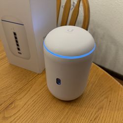 UniFi Dream Router 6 (UDR-US) - Excellent Condition