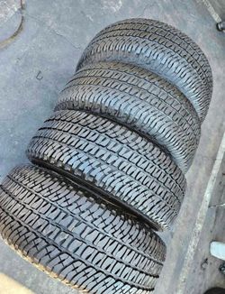275 65 18 Michelín I'm selling this set of tires with 80% life left on all 4