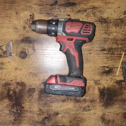 Milwaukee M18 Drill/Driver W/Battery 