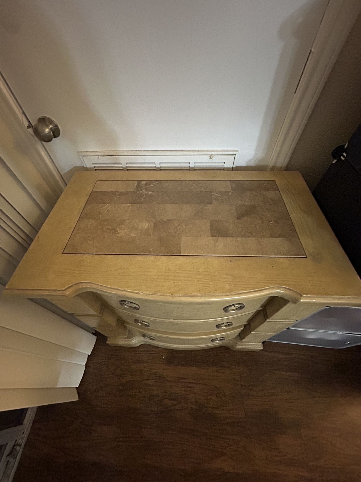 Dresser