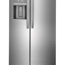 Frigidaire Gallery- Refrigerator Stainless Steel Side By Side Water and Ice Dispenser 25.5 Cft... Only 6 Months Old  Very Clean Works Amazingly