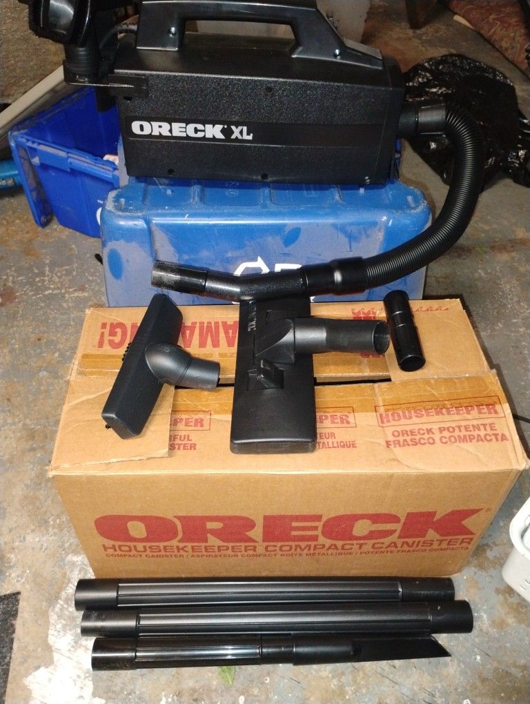 Oreck Housekeeper Compact Canister