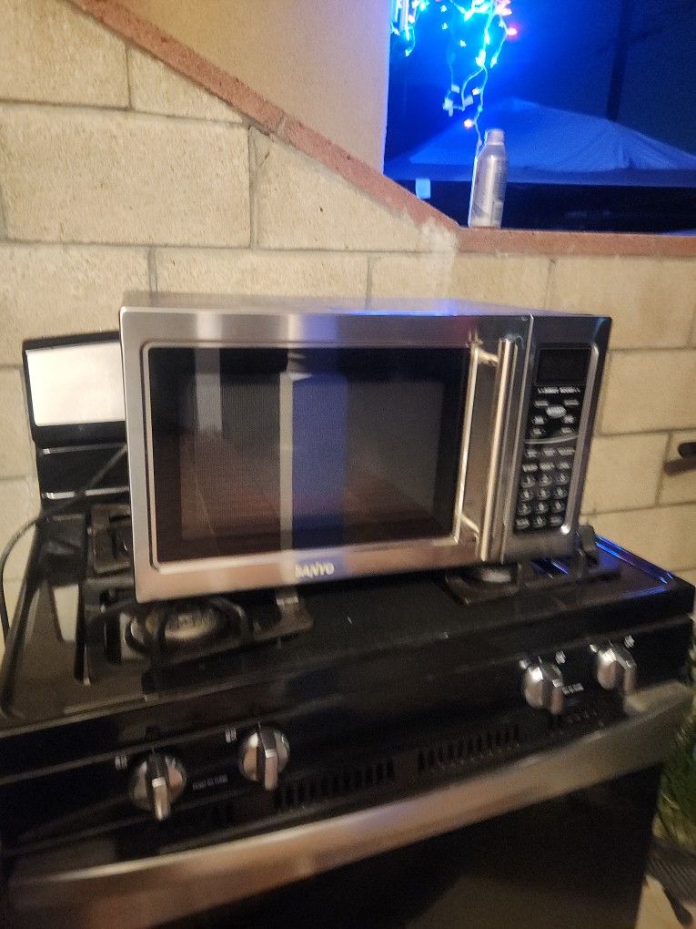Sanyo Microwave 