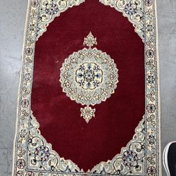 Beautiful Hand Woven Persian Rug 2ft By 4ft For Prayer Or Decor 