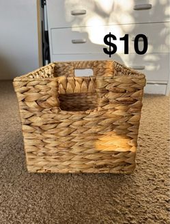 Woven Storage Basket (Seagrass / Natural Fiber)