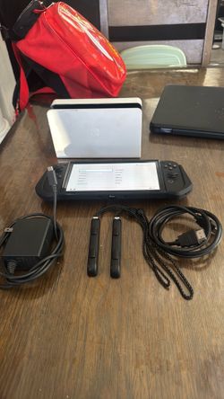 Nintendo switch oled (look at description)