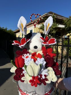 Red & white snoopy bouquet ❤️😍✨