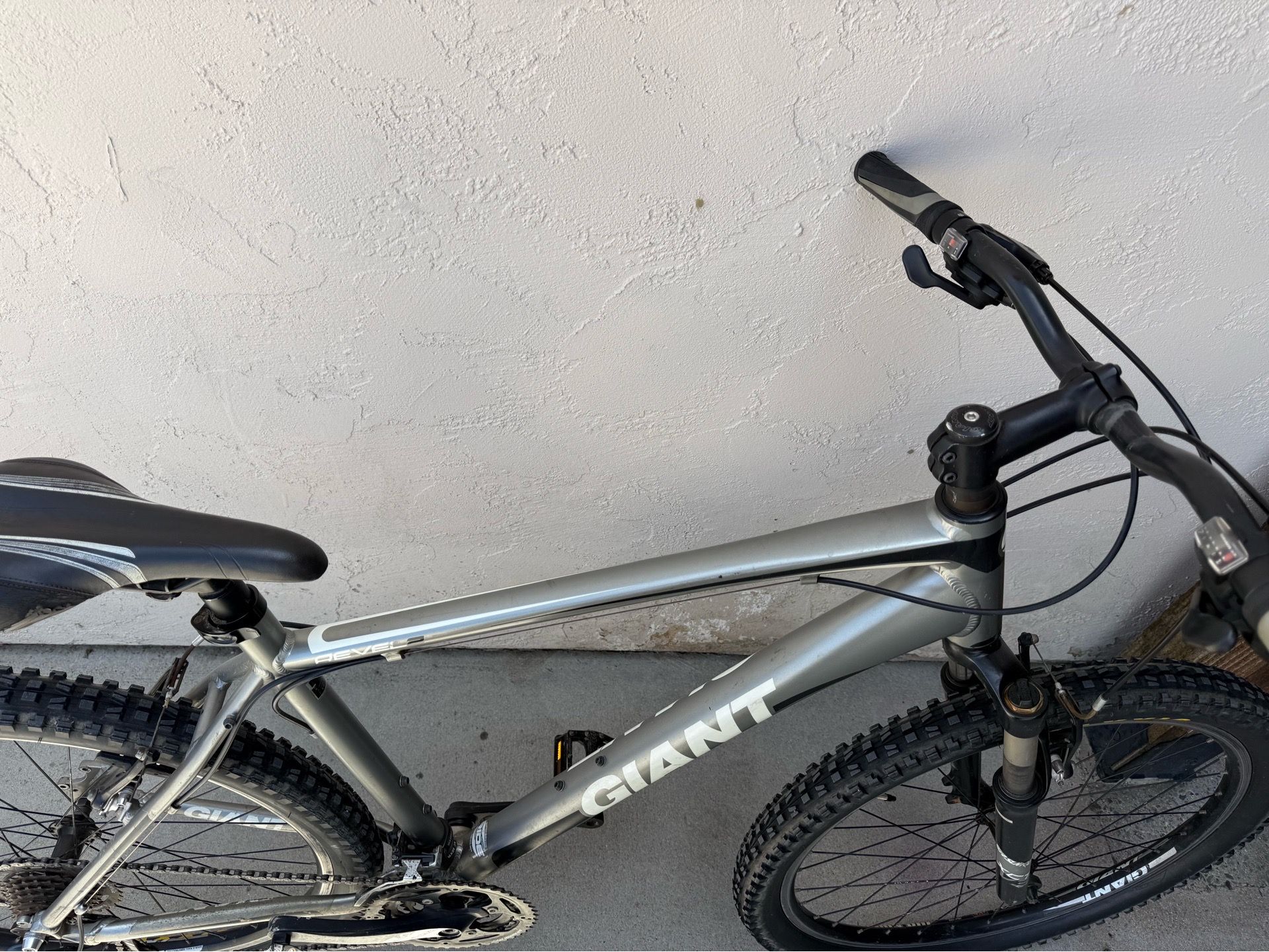 Ruvel 2 Giant revel 2 mountain bike large for Sale in Chula Vista, CA - OfferUp