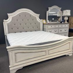 NEW👯$10 Down Payment Finance 👯Realyn Chipped Queen Panel Bed & Dresser & Mirror