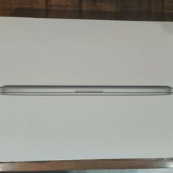 ONLY BOX not Computer. MacBook Pro 13