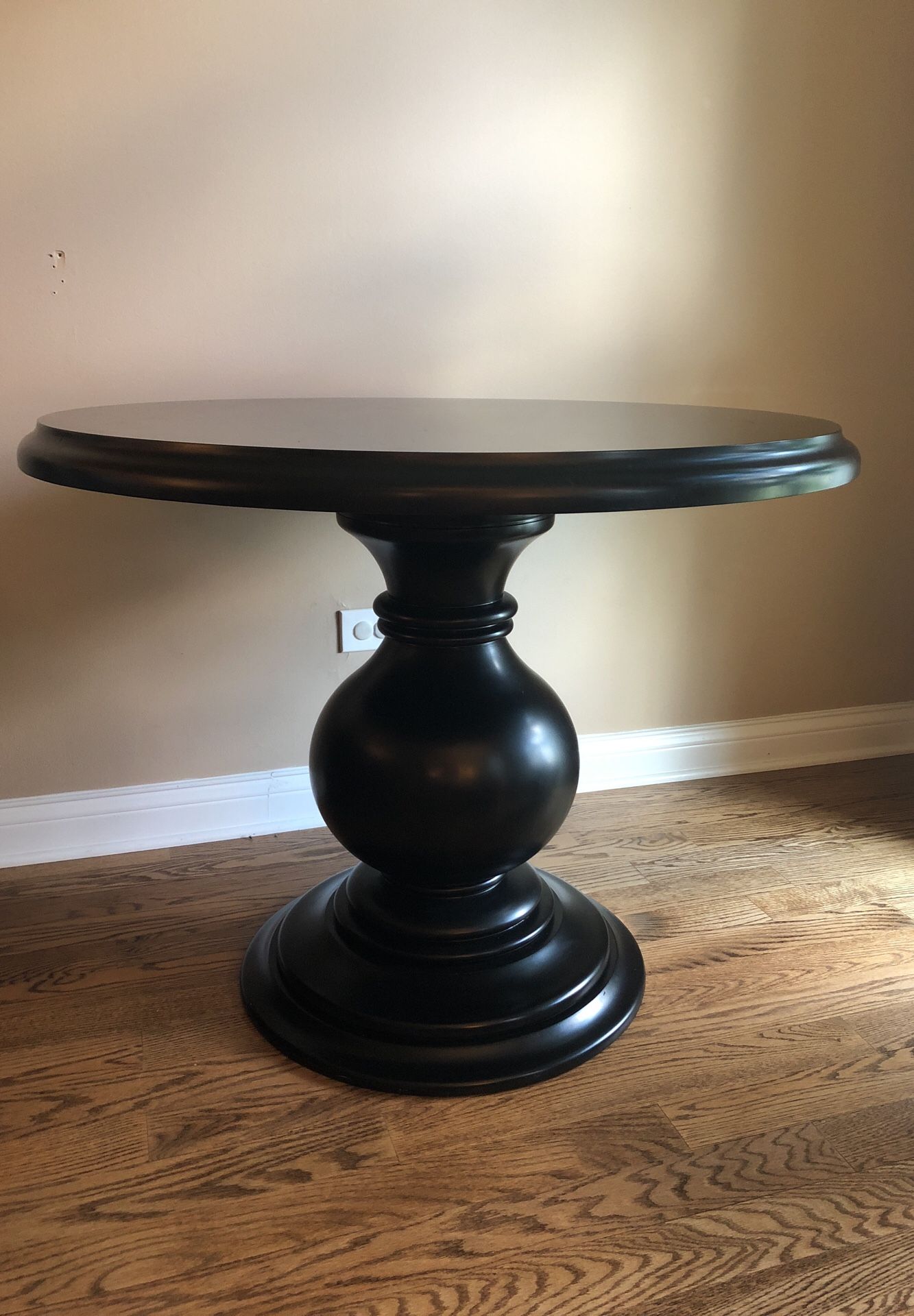 Pottery Barn Maxine Pedestal Table for Sale in Naperville, IL OfferUp