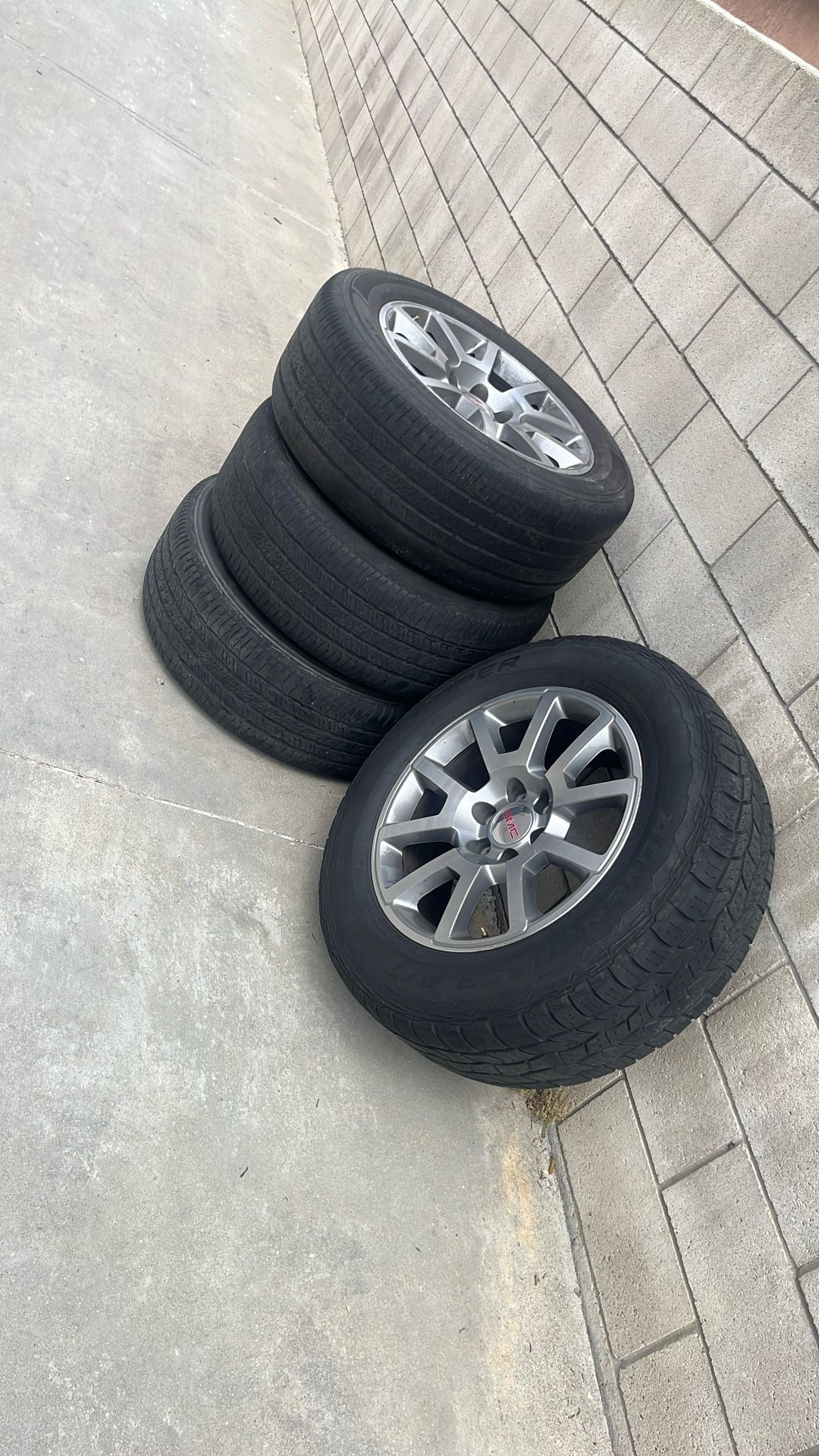 GMC PATHFINDER HT Tires With Rims