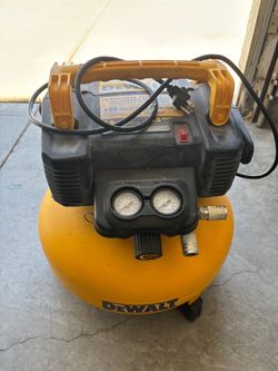 DEWALT 6 Gallon Portable Air Compressor