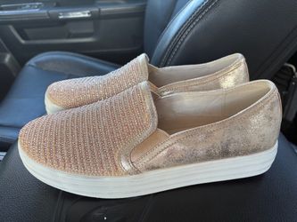Skechers women shoes 9.5 New!!