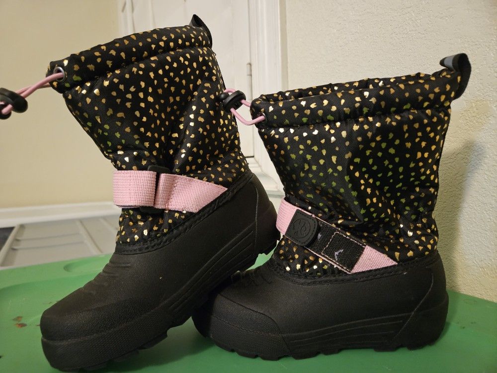 Girls Snow/Winter Boots. Size 11. $10