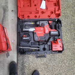 Millwaukee M18 Rotor Hammer W/ Hammervac