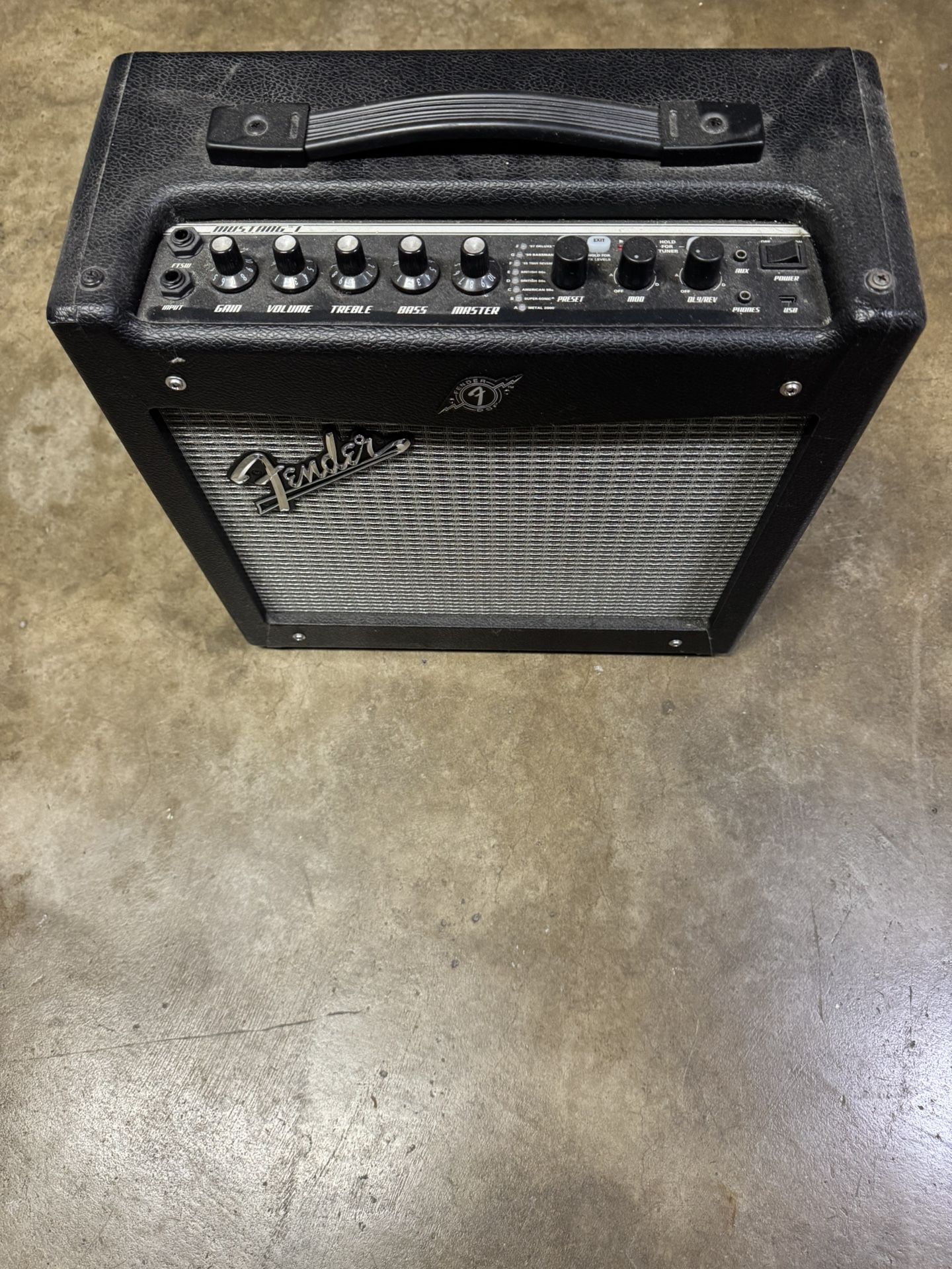 fender mustang v1 amp