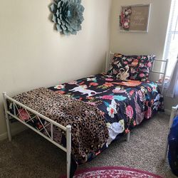 2 Twin Bed Frames With Mattresses 