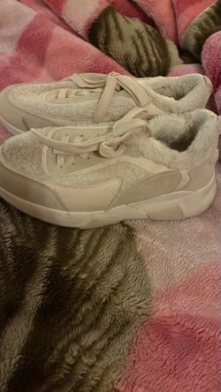Furry wool tennis shoes