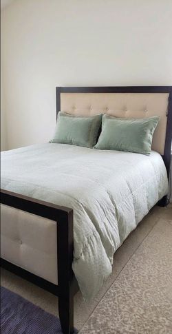 Queen Size Bed Frame – Solid Wood