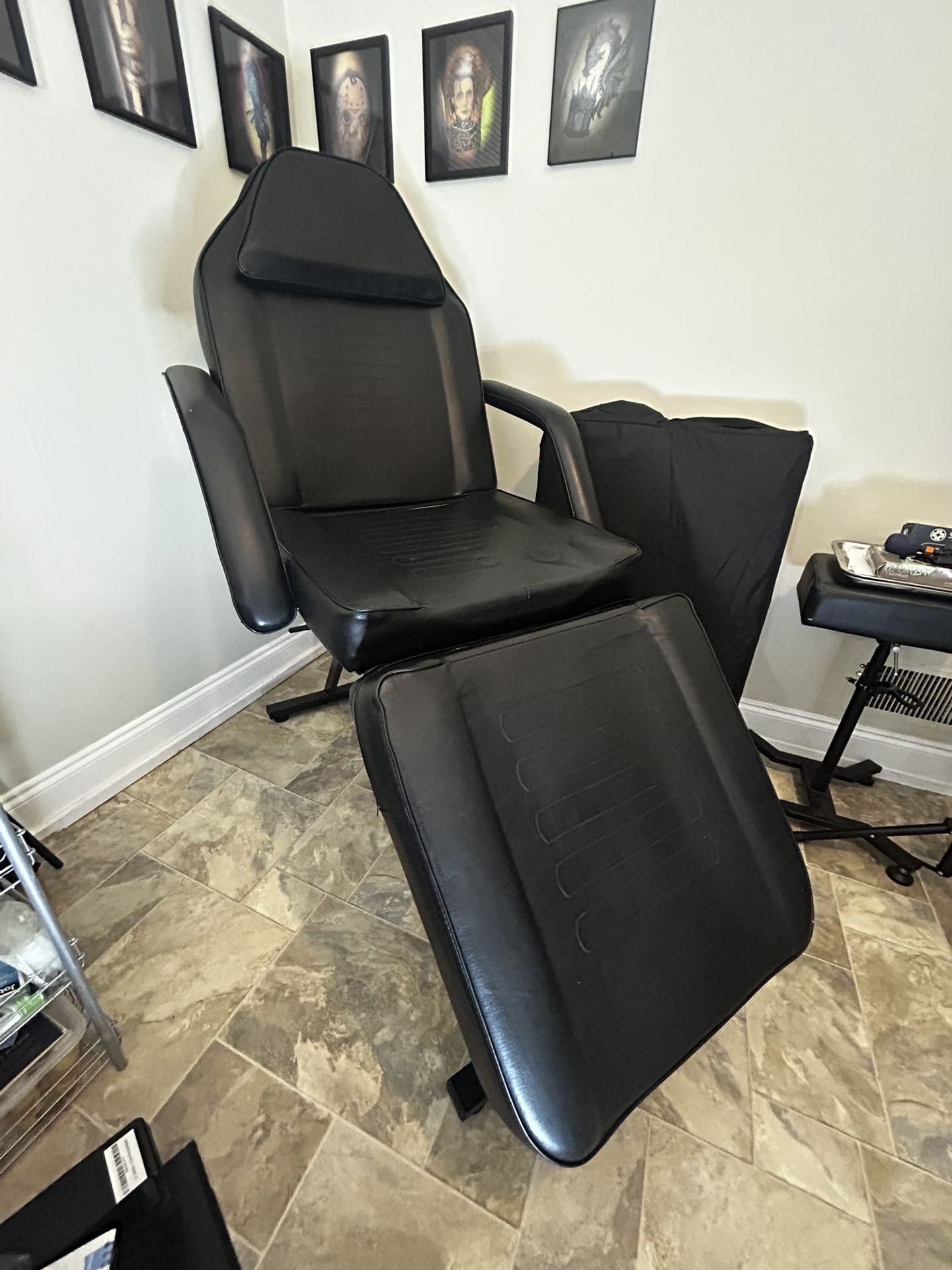 Tattoo Chair For Client